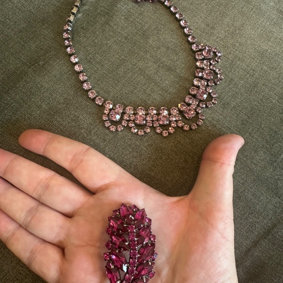 SOLD - Danny Pollak Handcrafted Fuschia Swarovski Crystal Leaf Brooch / Pendant - Picture 9 of 9